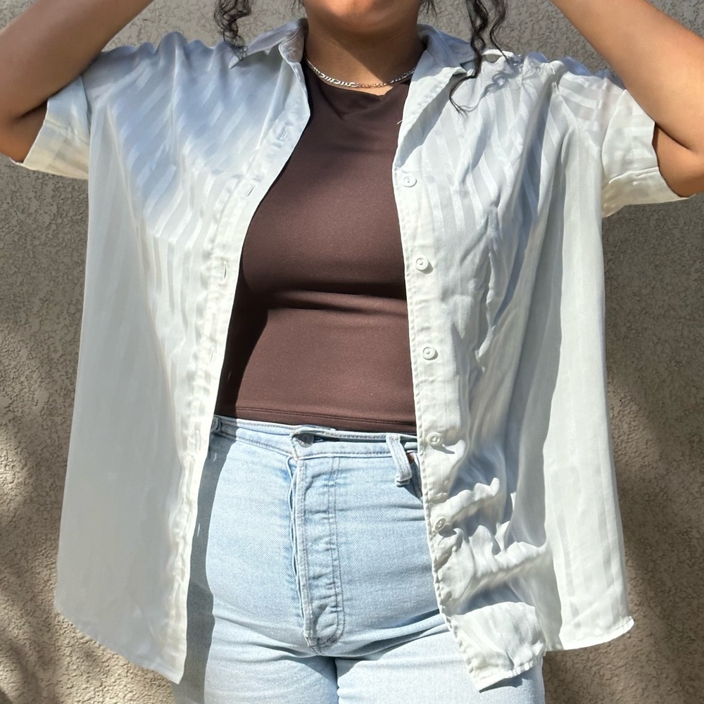 Oversized white top
